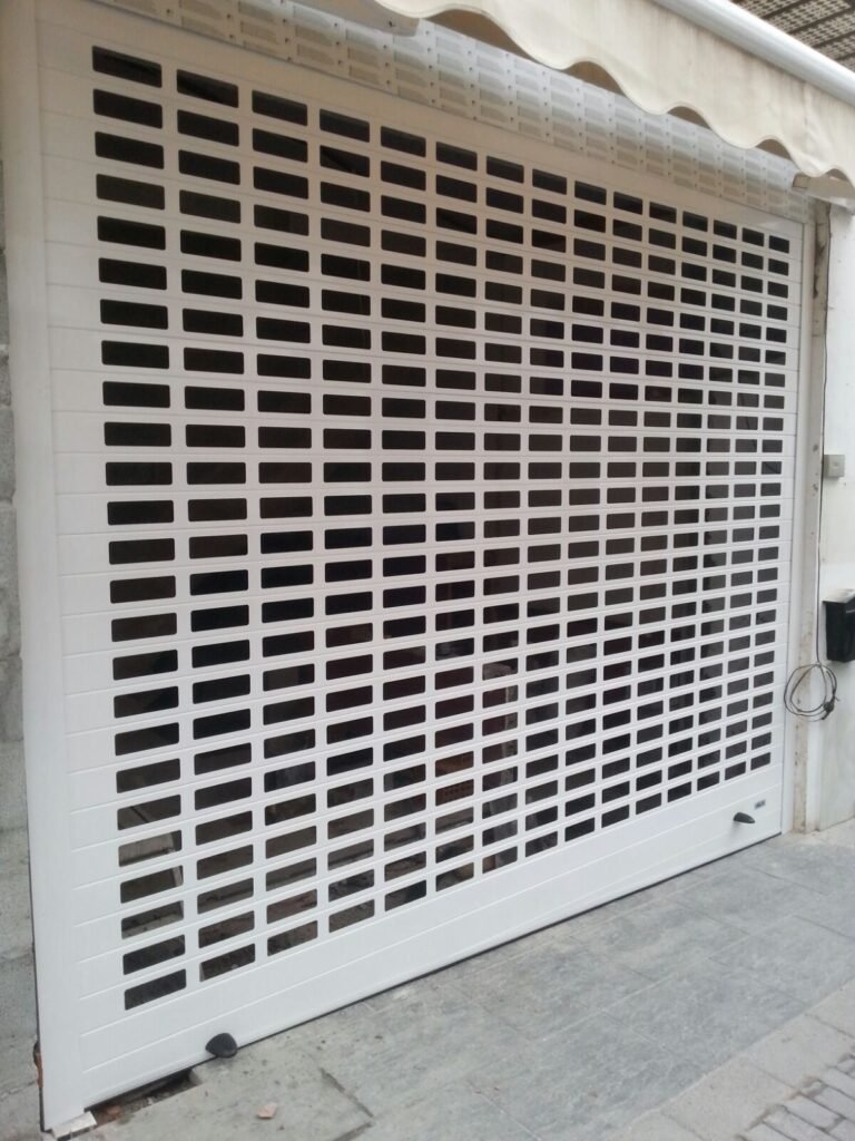 Shutters comerciales — Grupo Industrial RobMat, Zona Este
