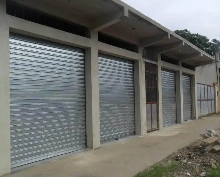 Instalación de shutters — Grupo Industrial RobMat, Zona Este