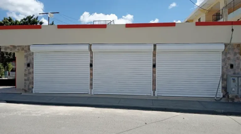 Instalación de shutters — Grupo Industrial RobMat, Zona Este
