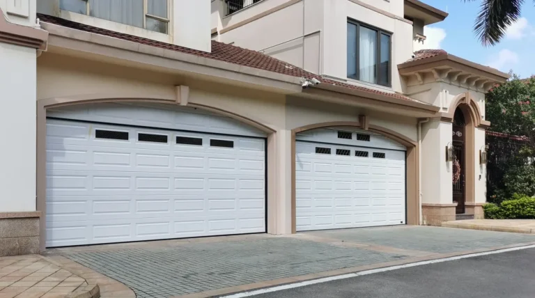 Puertas de garage — Grupo Industrial RobMat, Zona Este