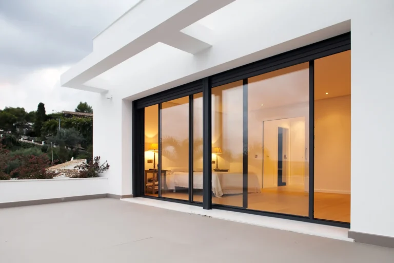 Puertas de patio — Grupo Industrial RobMat, Zona Este