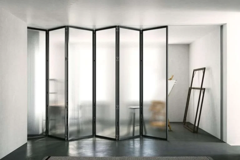Puertas plegables — Grupo Industrial RobMat, Zona Este