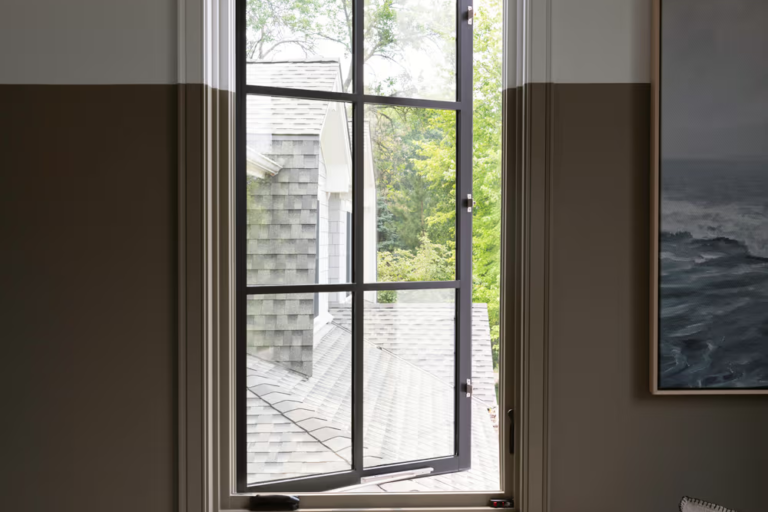 Ventanas abatibles — Grupo Industrial RobMat, Zona Este
