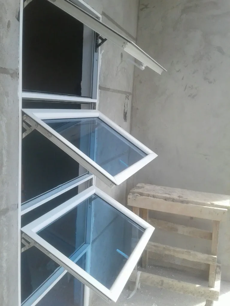 Instalación de ventanas — Grupo Industrial RobMat, Zona Este