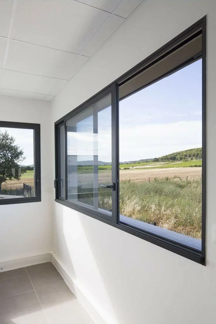 Instalación de ventanas — Grupo Industrial RobMat, Zona Este