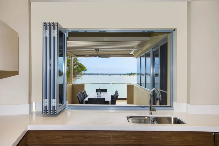 Ventanas plegables — Grupo Industrial RobMat, Zona Este