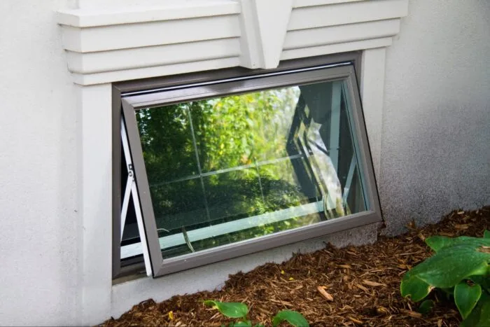 Ventanas tipo toldo — Grupo Industrial RobMat, Zona Este